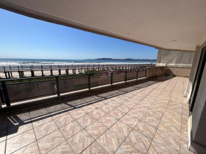 APARTAMENTO FRENTE MAR